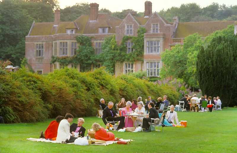 Homer Sykes, ‘Glyndbourne Picnics’, 1980, Photography, Archival Pigment print, null, 