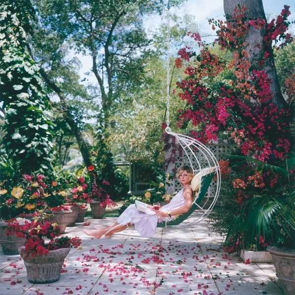 Slim Aarons, ‘Barbados Bliss (Medium)’, 1976, Photography, C-Type Print, null, Numbered