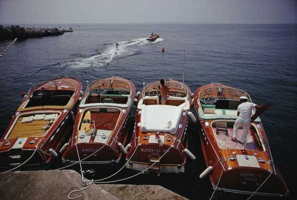Slim Aarons, ‘Hotel Du Cap-Eden-Roc, 1969 (Large)’, 1969, Photography, C-Type Print, null, Numbered