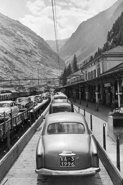 Slim Aarons, ‘In Transit (Large)’, 01-01-1900, Photography, C-Type Print, null, Numbered