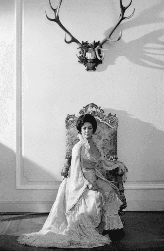 Terry O'Neill, ‘Elizabeth Taylor on Set’, 1977, Photography, Silver gelatin, null, 