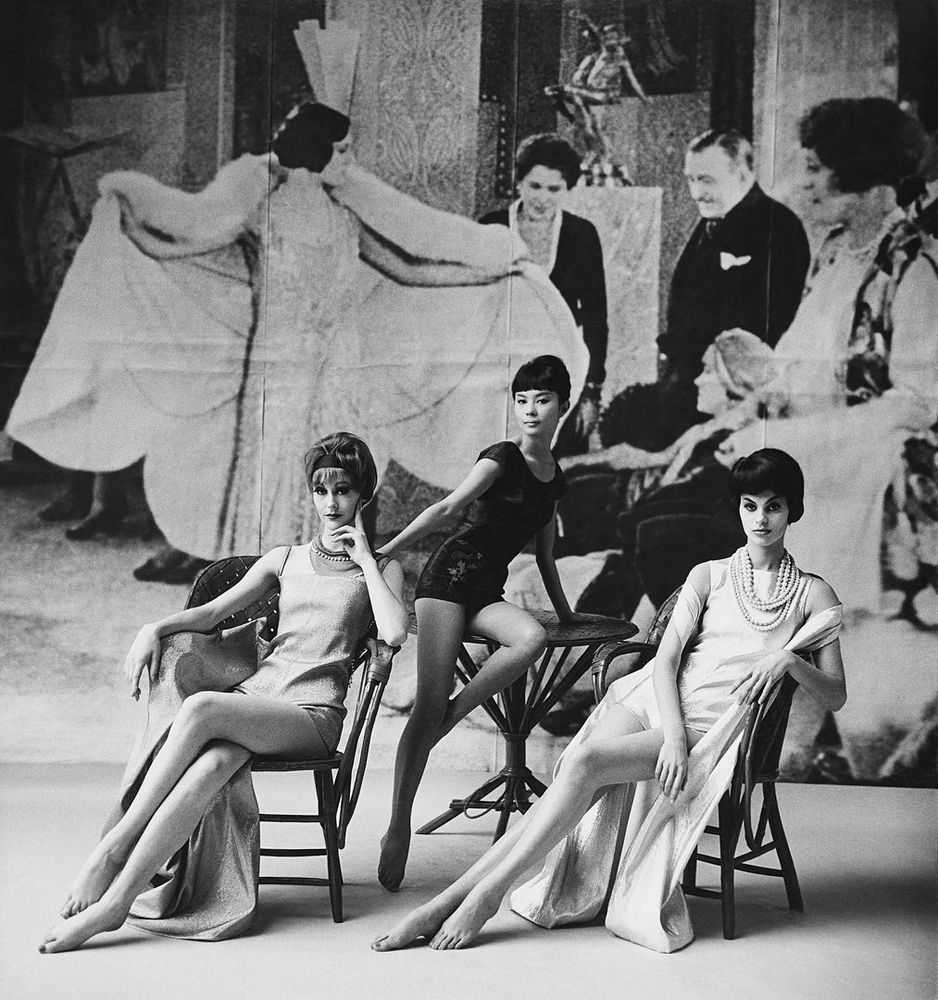 Mark Shaw, ‘1920's Backdrop, Three Girls Lounge’, 1961, Print, Pigment print on Hahnemϋhle photo rag paper, null, 