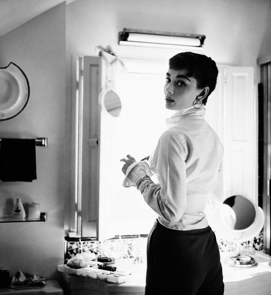 Mark Shaw, ‘Audrey Hepburn Looks Back 1953’, 1953, Print, Pigment print on Hahnemϋhle photo rag paper, null, 