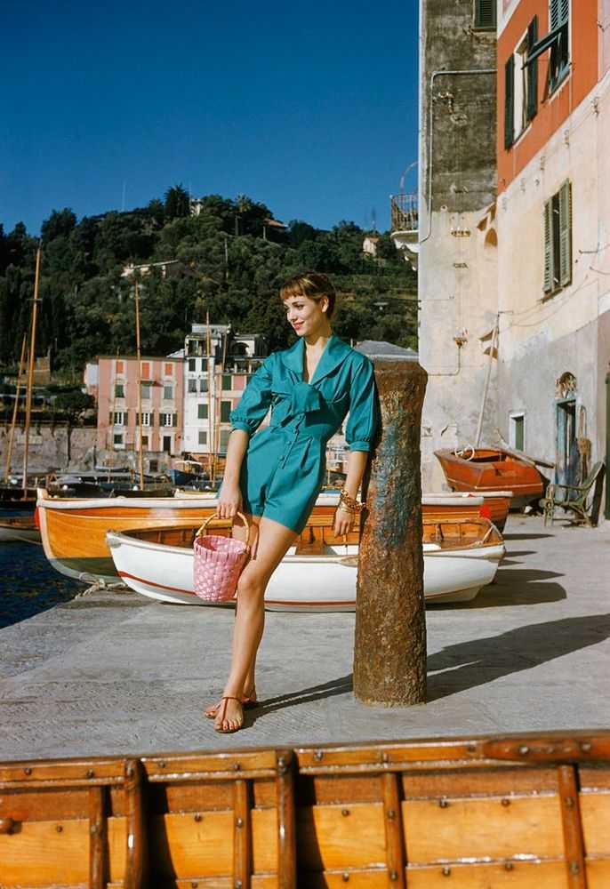Mark Shaw, ‘Elsa Martinelli Wearing Teal in Portofino’, 1955, Print, Pigment print on Hahnemϋhle photo rag paper, null, 
