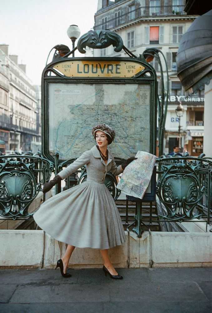 Mark Shaw, ‘Grey Dior Outside Paris Louvre Metro, 1957’, 1957, Print, Pigment print on Hahnemϋhle photo rag paper, null, 