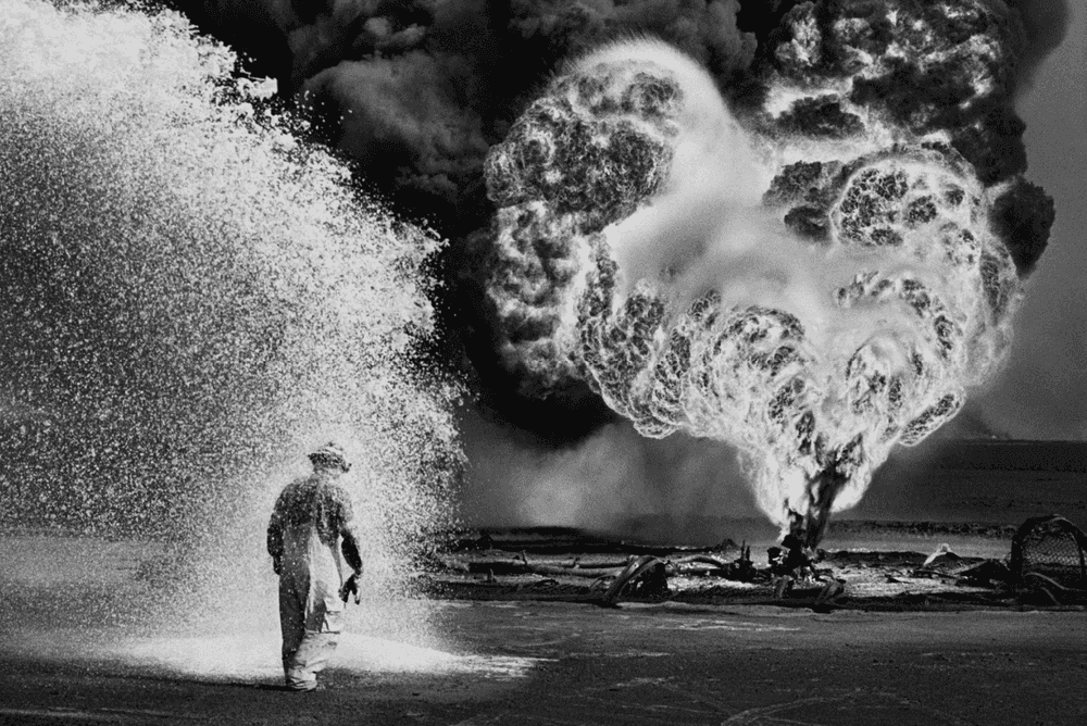 Sebastião Salgado, ‘Greater Burhan Oil Field’, 1991, Print, Platinum-palladium print, null, 