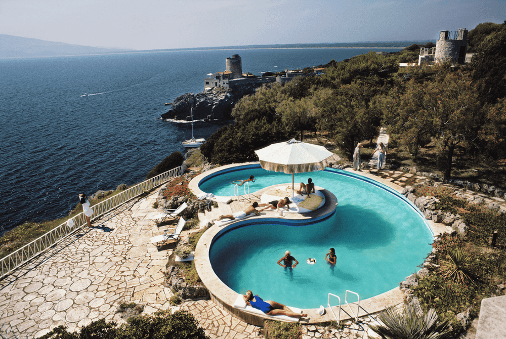 Slim Aarons, ‘Pool at Villa Gli Arieti (Small)’, 1986, Photography, C-Type Print, null, Numbered