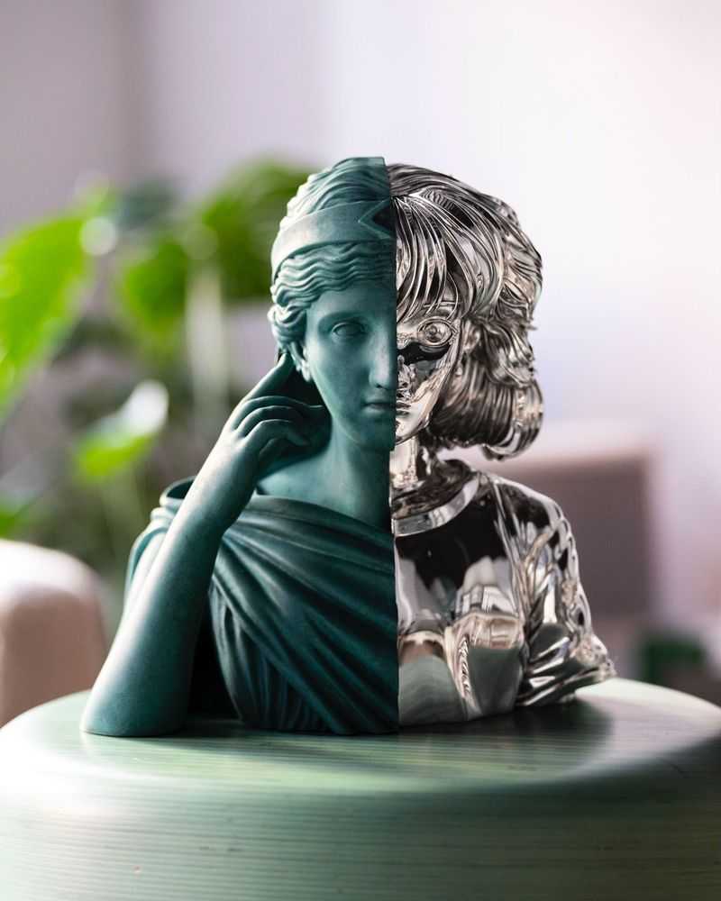 Artwork - https://cdn.fairart.io/large_split_bust_aacb8f0512.jpg