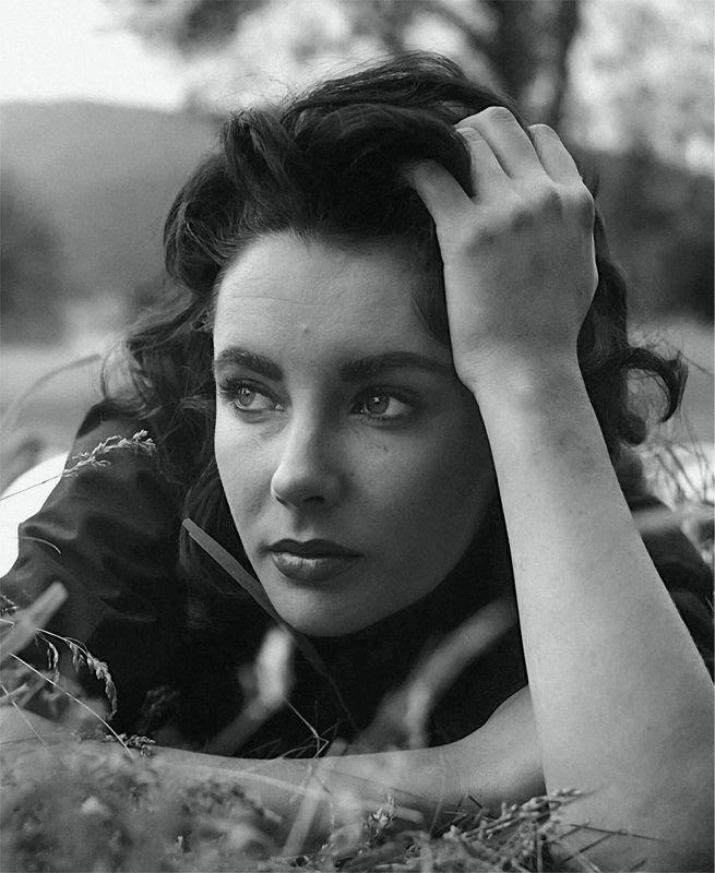 Artwork - Elizabeth Taylor Up Close in Giant