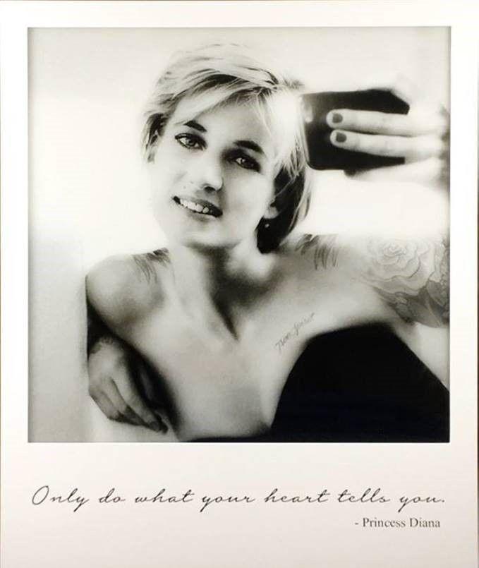 Artwork - Diana Selfie -  Lightbox