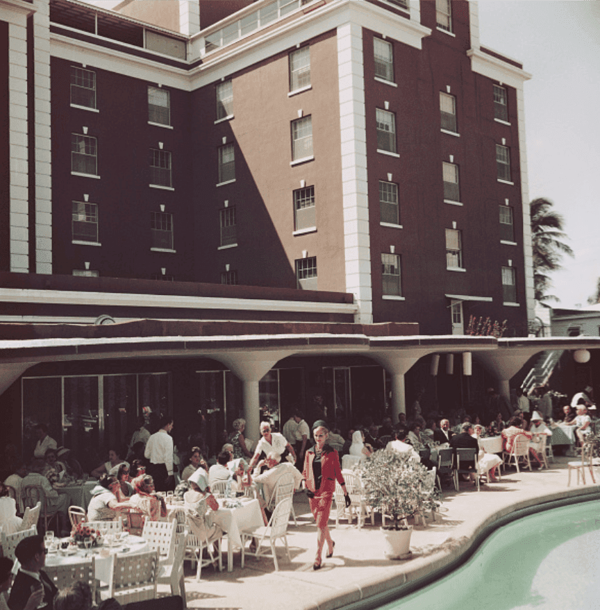 Artwork - Poolside Promenade, Palm Beach (Medium)