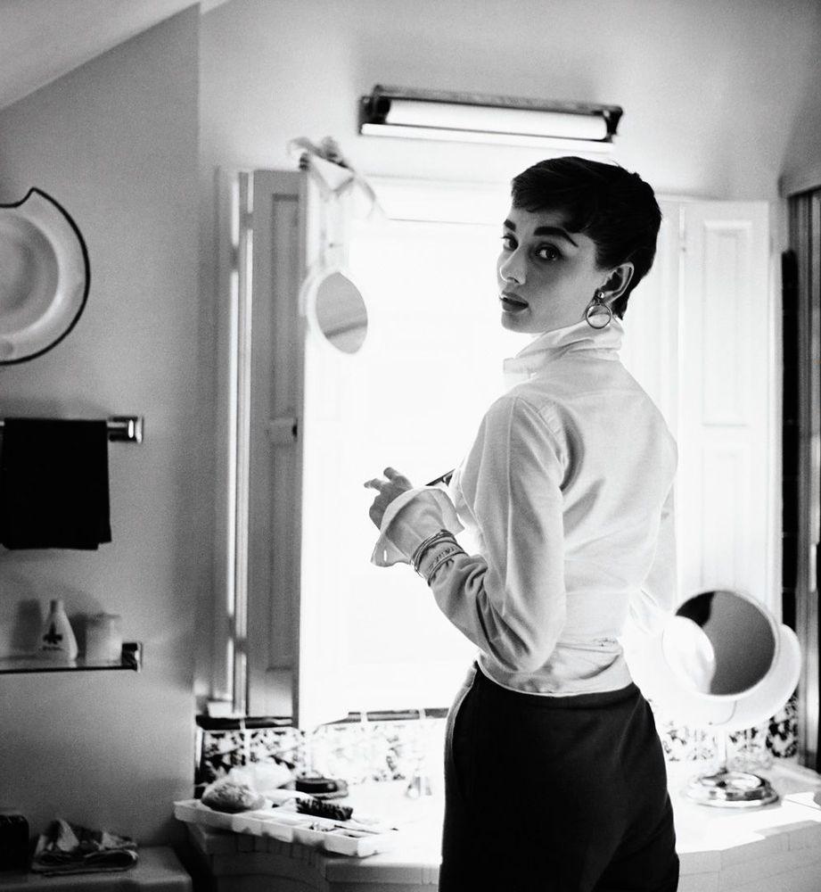 Artwork - Audrey Hepburn Looks Back 1953