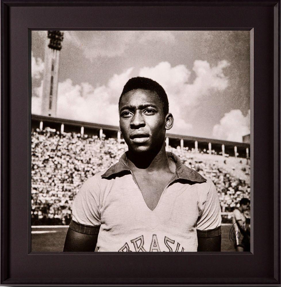Artwork - Pelé (Silver Gelatin 30x30)