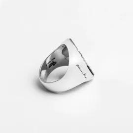 https://cdn.fairart.io/thumbnail_Adriana_Oliver_Portrait_Man_Ring_2_606761318a.webp - 1