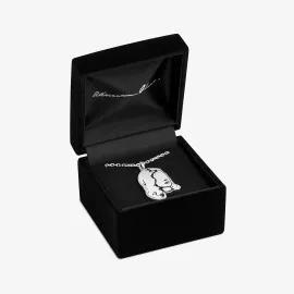 https://cdn.fairart.io/thumbnail_Adriana_Oliver_Portrait_Woman_Necklace_3_b440d09b97.webp - 2