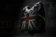 https://cdn.fairart.io/thumbnail_Banksy_Vest_2_934774dc14.jpeg - 1