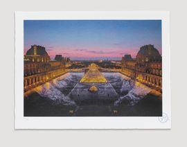 https://cdn.fairart.io/thumbnail_JR_JR_Au_Louvre_29_Mars_2019_Paris_France_19h45_2_c88966731d.jpeg - 1