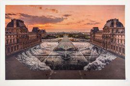 https://cdn.fairart.io/thumbnail_JR_JR_Au_Louvre_30_Mars_2019_Paris_France_19h01_1_868d760e23.jpeg - 0