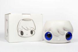 https://cdn.fairart.io/thumbnail_Javier_Calleja_Pop_Top_Planter_Pot_Blue_Eyes_3_d717949183.jpg - 2