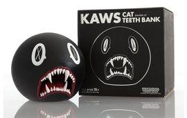 https://cdn.fairart.io/thumbnail_Kaws_Cat_Teeth_Bank_Black_2_c93b966abc.jpeg - 1