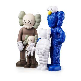 https://cdn.fairart.io/thumbnail_Kaws_Family_Brown_White_Blue_2_a1f5b2fc8a.jpeg - 1