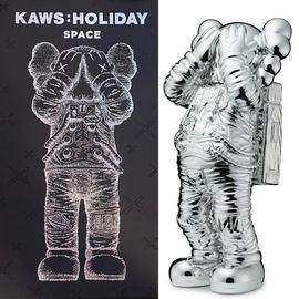 https://cdn.fairart.io/thumbnail_Kaws_Kaws_Holiday_Space_Silver_2_72ab7ceb7d.jpeg - 1