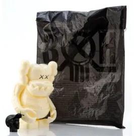 https://cdn.fairart.io/thumbnail_Kaws_Skull_Kun_White_3_2f072d1186.webp - 2