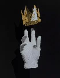 Artwork - Glove X Golden Crown (Black)