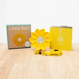 https://cdn.fairart.io/thumbnail_Olafur_Eliasson_Little_Sun_lamp_3_e214259a75.webp - 2