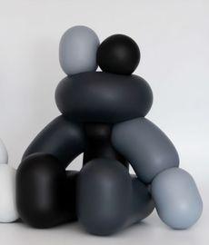 https://cdn.fairart.io/thumbnail_Yoon_Hyup_YNHP_Juggler_Black_3_05812f61b0.jpg - 2