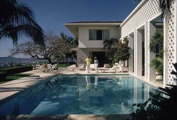 Slim Aarons, ‘Acapulco Pool (Medium)’, 1971, Photography, C-Type Print, null, Numbered