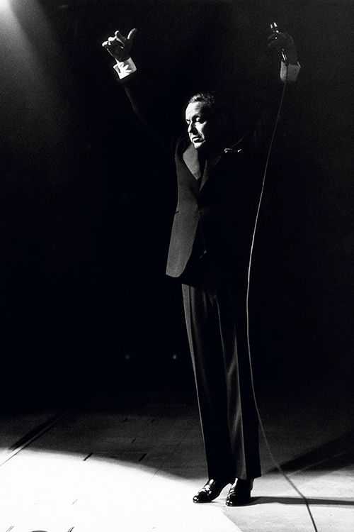 Terry O'Neill, ‘Frank Sinatra, Miami Beach (Extra Large) - Estate print’, 1967, Photography, Photography - Gelatin Silver Print, null, Numbered