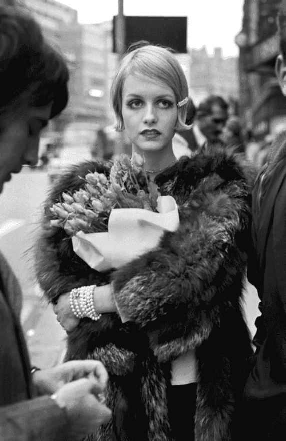 Terry O'Neill, ‘Twiggy in Knightsbridge’, 1966, Photography, Silver gelatin print, null,