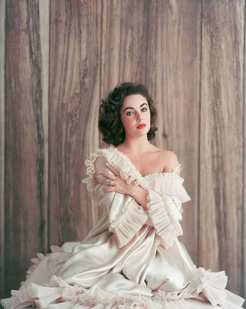 Mark Shaw, ‘Elizabeth Taylor in Frills, Portrait With Bare Shoulder, 1956’, 1956, Print, Pigment print on Hahnemϋhle photo rag paper, null,
