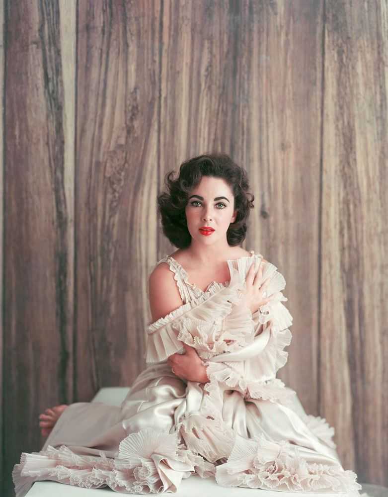 Mark Shaw, ‘Elizabeth Taylor in Frills With Hand on Shoulder, 1956’, 1956, Print, Pigment print on Hahnemϋhle photo rag paper, null,