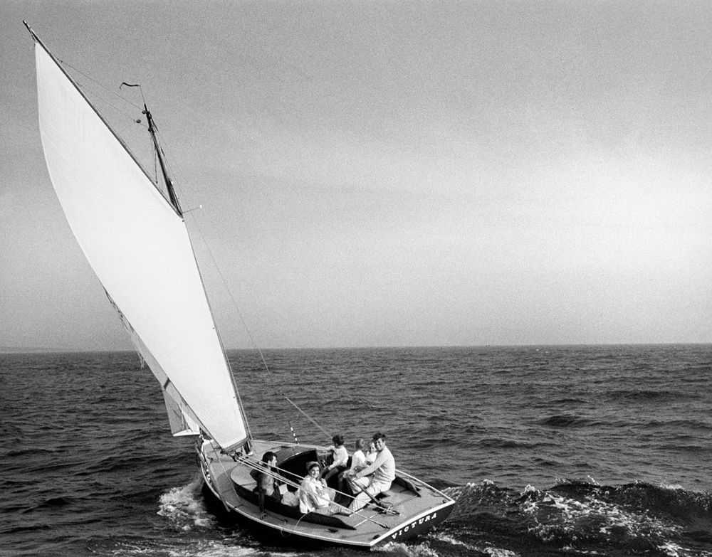 Mark Shaw, ‘Kennedy, Family Sailing Nantucket Sound, Jackie Prominent,1959 #1’, 1959, Print, Pigment print on Hahnemϋhle photo rag paper, null,