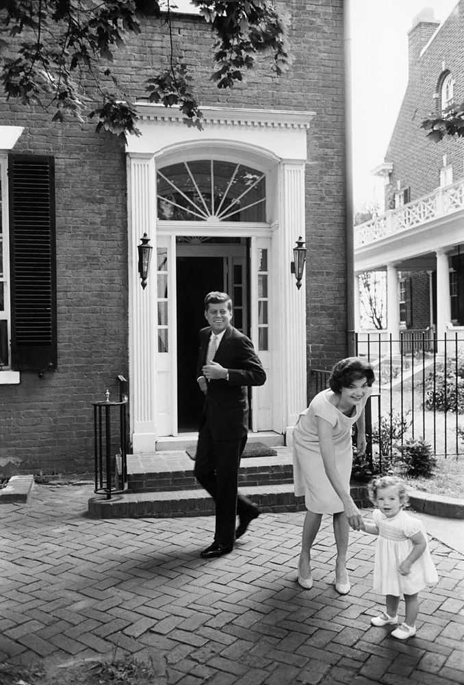Mark Shaw, ‘Kennedys, JFK, Jackie and Caroline at Georgetown, 1960’, 1960, Print, Pigment print on Hahnemϋhle photo rag paper, null,