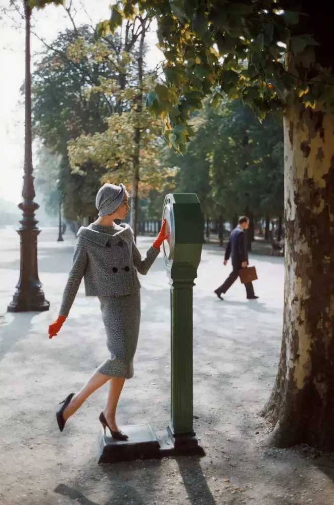 Mark Shaw, ‘Model in Pierre Cardin Suit on Scale in Tuilleries (Medium)’, 1957, Print, Pigment print on Hahnemϋhle photo rag paper, null,