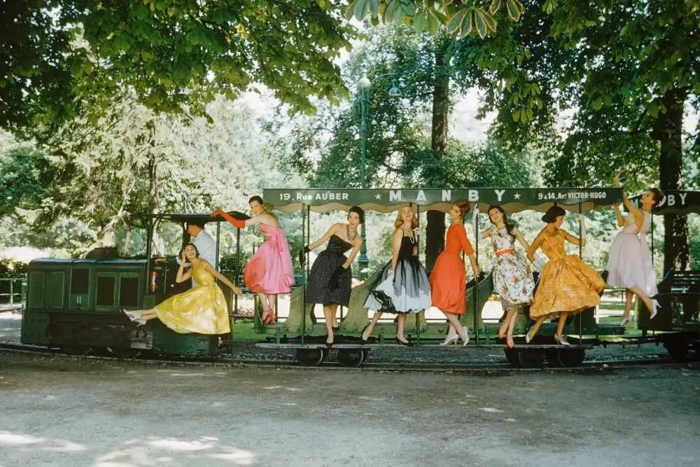 Mark Shaw, ‘Models on Train, Bois De Boulogne, Paris (Large)’, 1957, Print, Pigment print on Hahnemϋhle photo rag paper, null,