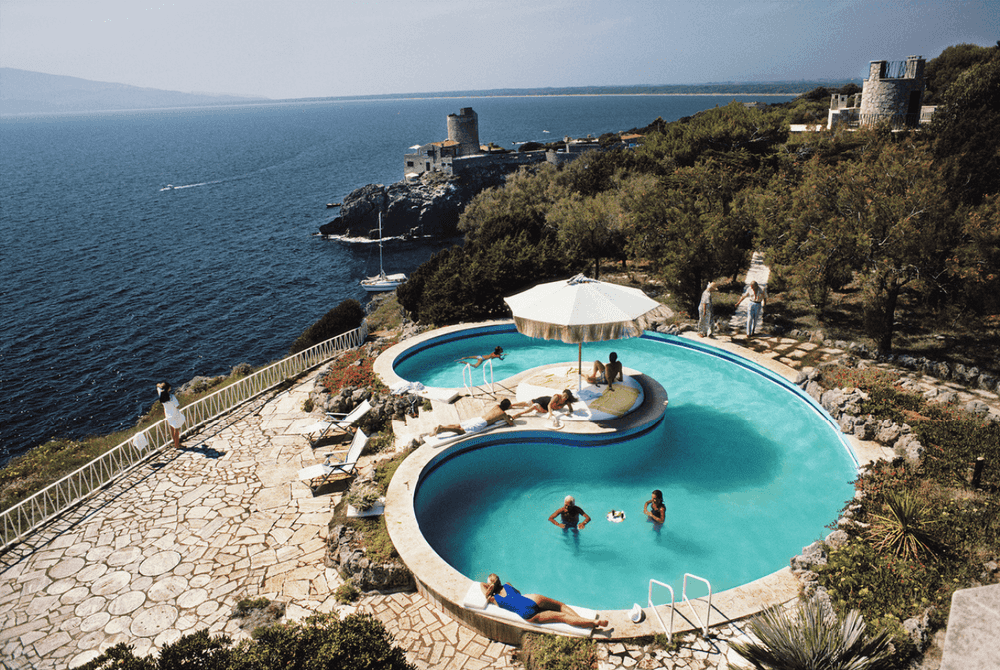 Slim Aarons, ‘Pool at Villa Gli Arieti (Large)’, 1986, Photography, C-Type Print, null, Numbered
