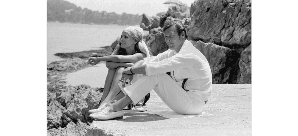 Terry O'Neill, ‘Roger Moore and Luisa Mattioli’, 1970, Photography, Gelatin Silver Print, null,