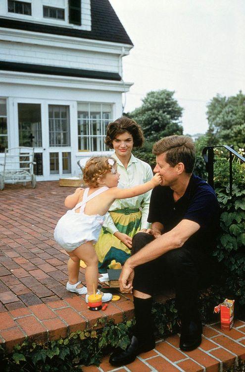 Kennedy, John F. And Jackie and Caroline on Patio, 1960